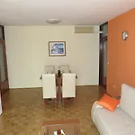 Penthouse Sara アパート *