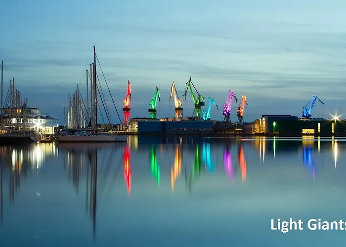 Penthouse Sara * 풀라