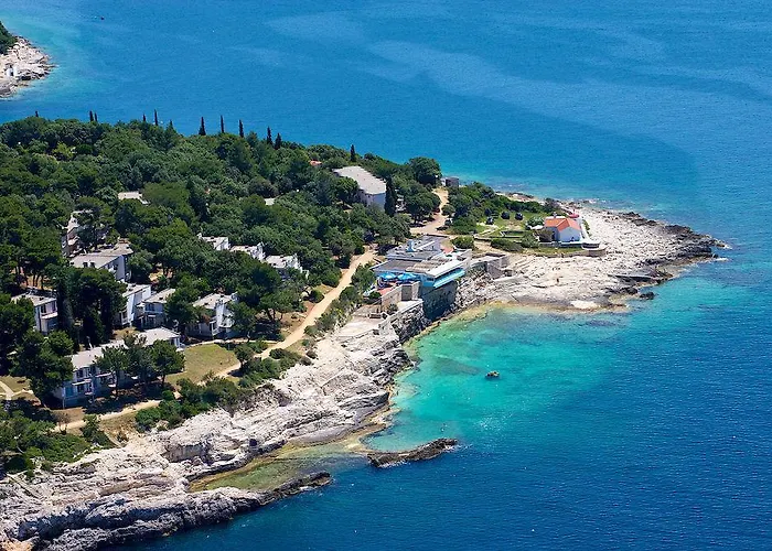 Penthouse Sara 풀라