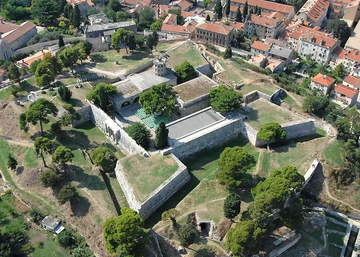 Penthouse Sara 아파트