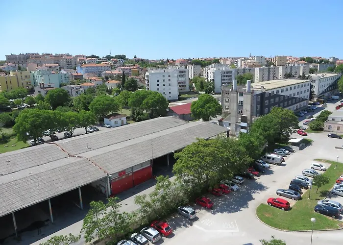 Penthouse Sara 아파트 풀라