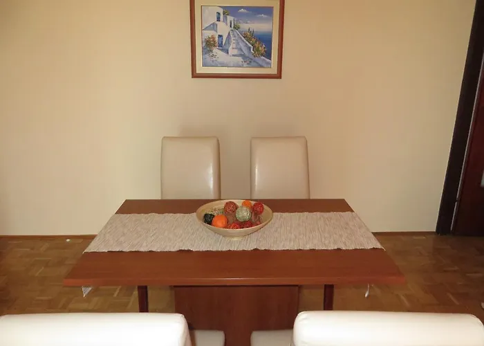 아파트 Penthouse Sara *